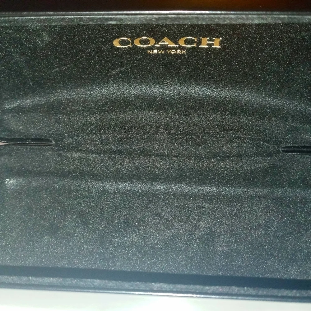 Coach Clamshell Hard Case Eyeglass/Sunglass Velvet lined case w Logo